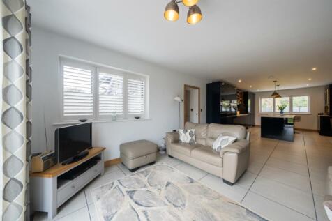 Oakmead Lodge-016.jpg
