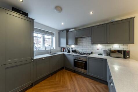 52 Firecrest Way-001.jpg
