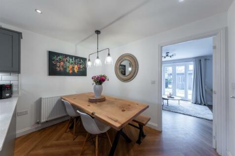 52 Firecrest Way-005.jpg