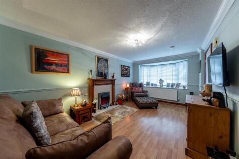 6 Gowy Court-010.jpg