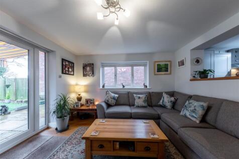 6 Gowy Court-006.jpg