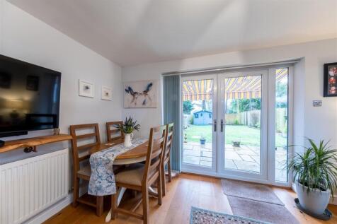 6 Gowy Court-009.jpg