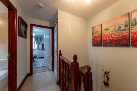6 Gowy Court-027.jpg