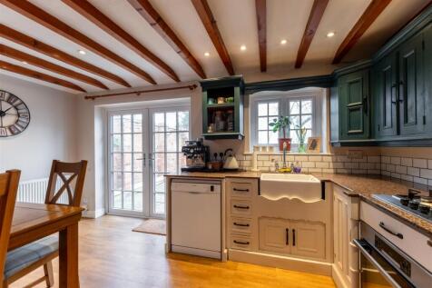 1 Parkfield House Cottages-002.jpg