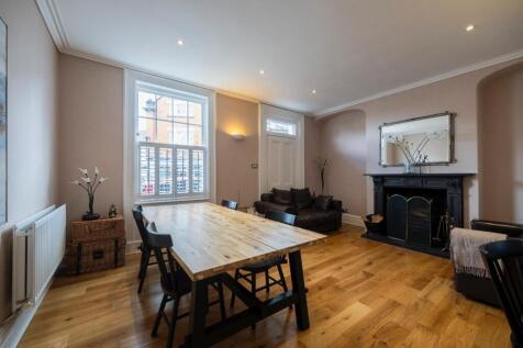Laburnum House-007.JPG