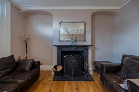 Laburnum House-008.JPG
