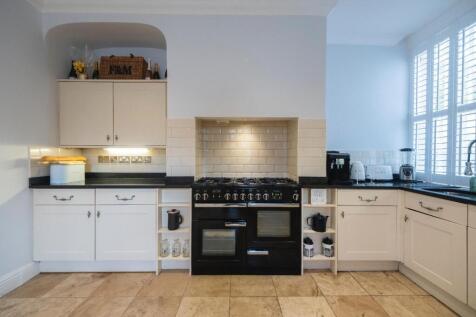 Laburnum House-002.JPG