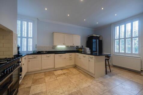 Laburnum House-003.JPG