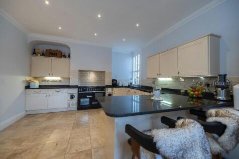 Laburnum House-004.JPG