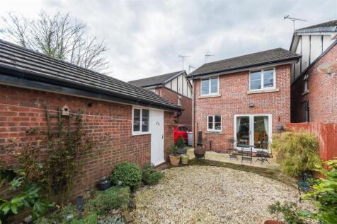 8 Gowy Court-025.jpg