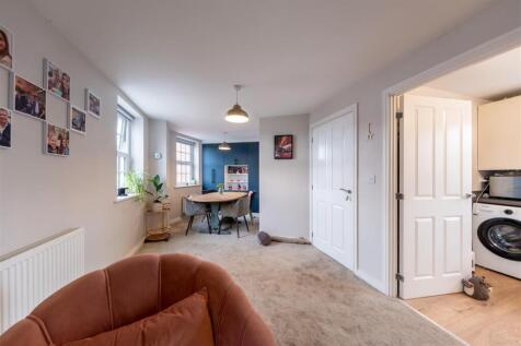 39 Hazelhurst Way-008.jpg