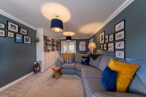 15 Wavell Way-009.jpg