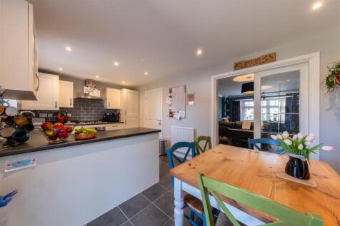 15 Wavell Way-006.jpg