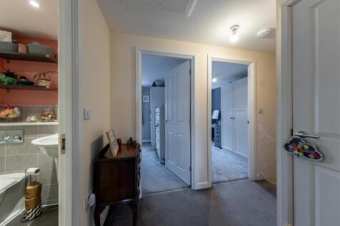 15 Wavell Way-026.jpg