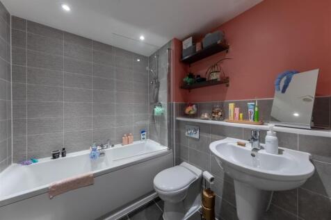 15 Wavell Way-025.jpg