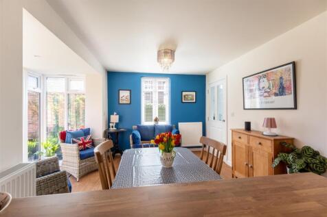 3 Tiverton Way-008.jpg