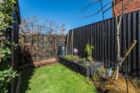3 Tiverton Way-039.jpg