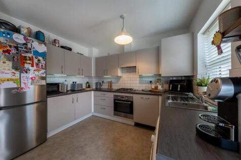 61 Hazelhurst Way-002.jpg