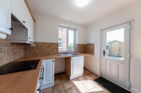 4 Whalley Drive-001.jpg