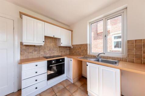 4 Whalley Drive-002.jpg