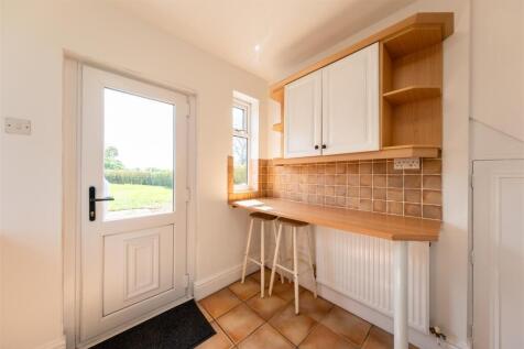 4 Whalley Drive-004.jpg