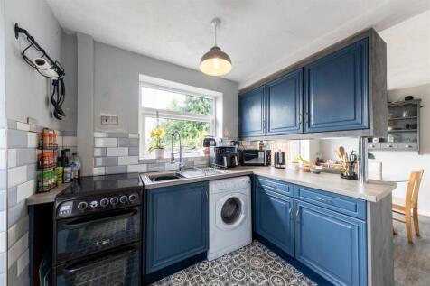 28 Oathills Drive-001.jpg