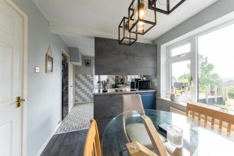 28 Oathills Drive-005.jpg