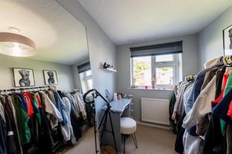 28 Oathills Drive-019.jpg