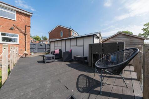 28 Oathills Drive-035.jpg