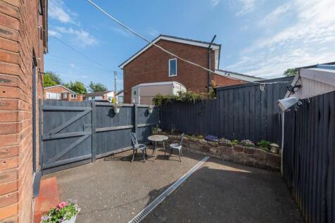 28 Oathills Drive-027.jpg