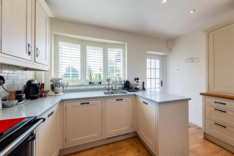 4 Bunbury Court-002.jpg