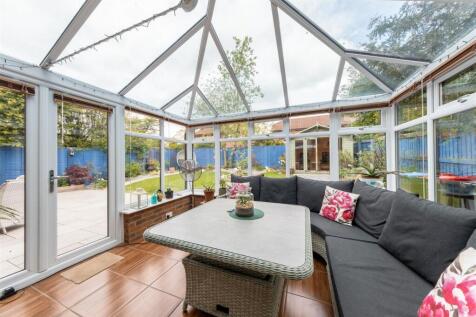 26 Chesterfield Close-011.jpg