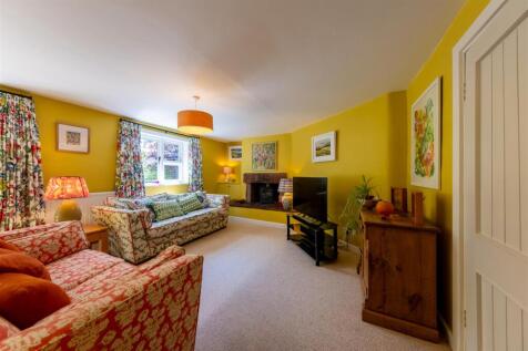 Broadway Farmhouse-0031.jpg