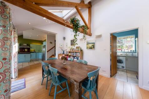 Broadway Farmhouse-0015.jpg