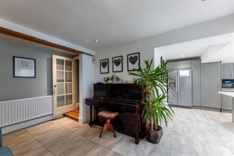 Laburnum Cottage-020.jpg