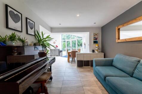 Laburnum Cottage-018.jpg