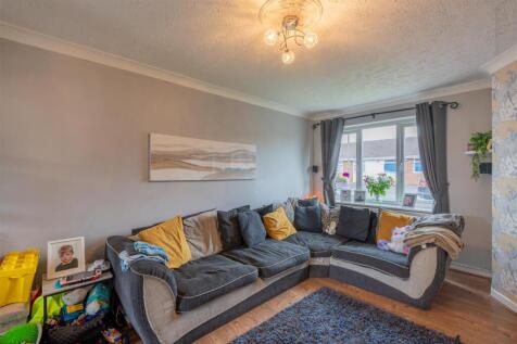 4 Lancaster Close -11.jpg