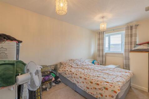 4 Lancaster Close -18.jpg