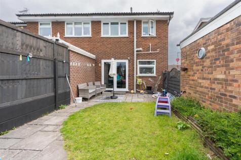 4 Lancaster Close -39.jpg