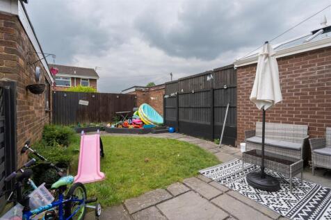 4 Lancaster Close -36.jpg