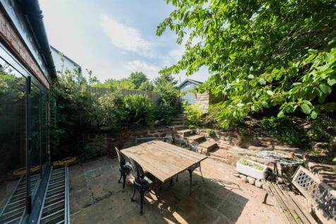 11a Eaton Road-017.jpg