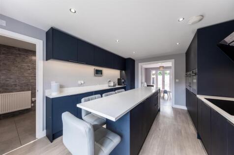 7 Plough Close-002.jpg
