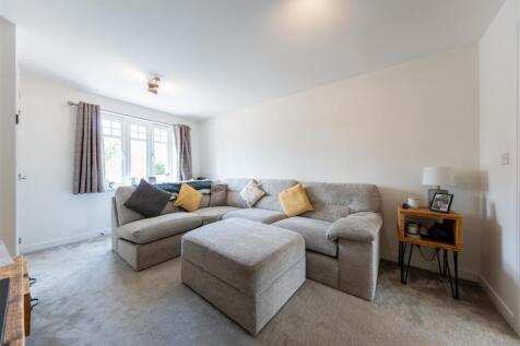 15 Hazelhurst Way-007.jpg