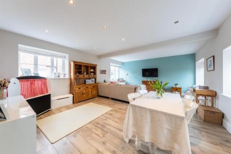 36 The Ridgeway-006.jpg