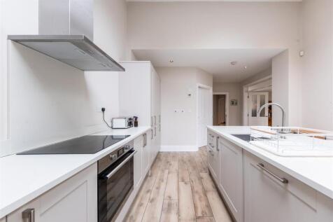 36 The Ridgeway-004.jpg