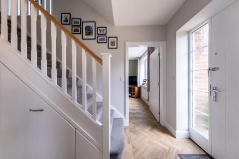 30 Thistle Close-025.jpg