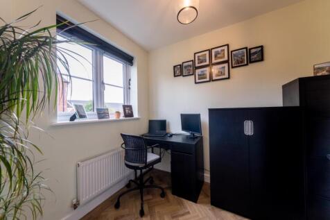 30 Thistle Close-022.jpg