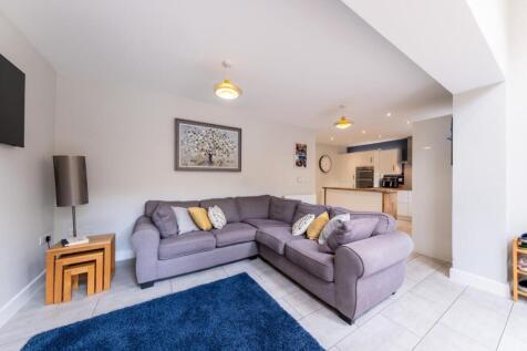 30 Thistle Close-011.jpg