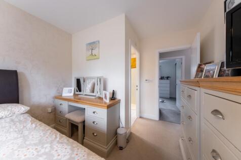 30 Thistle Close-029.jpg