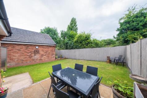 30 Thistle Close-051.jpg